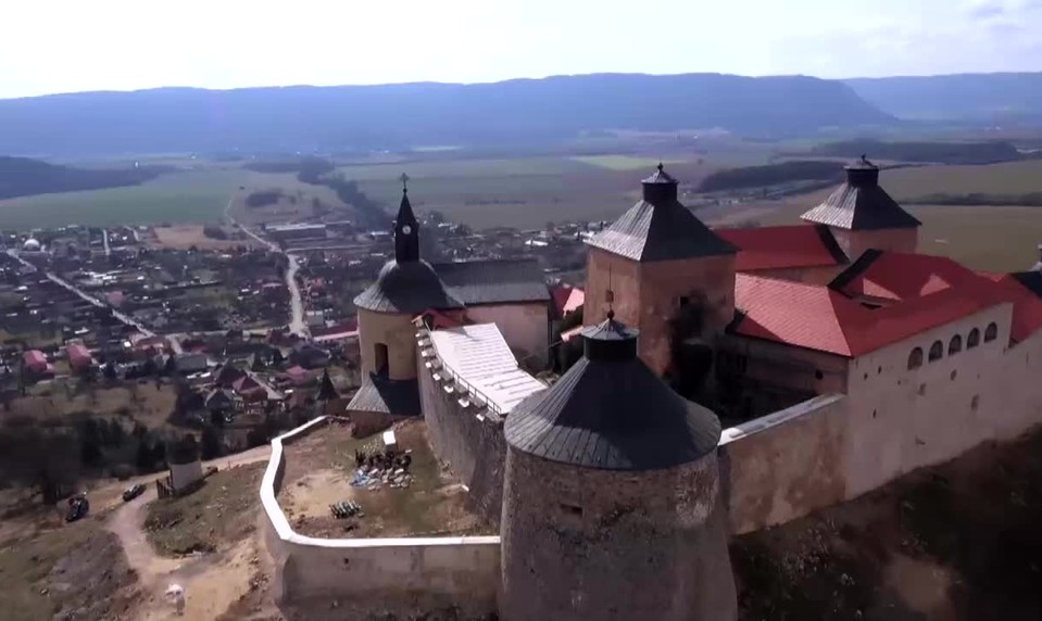 Hradný kopec v Krásnohorskom Podhradí zachvátil požiar. Pripomenul tragédiu z roku 2012