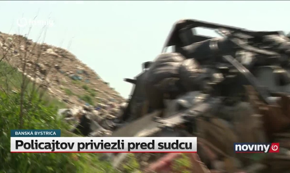 Policajtov priviezli pred sudcu