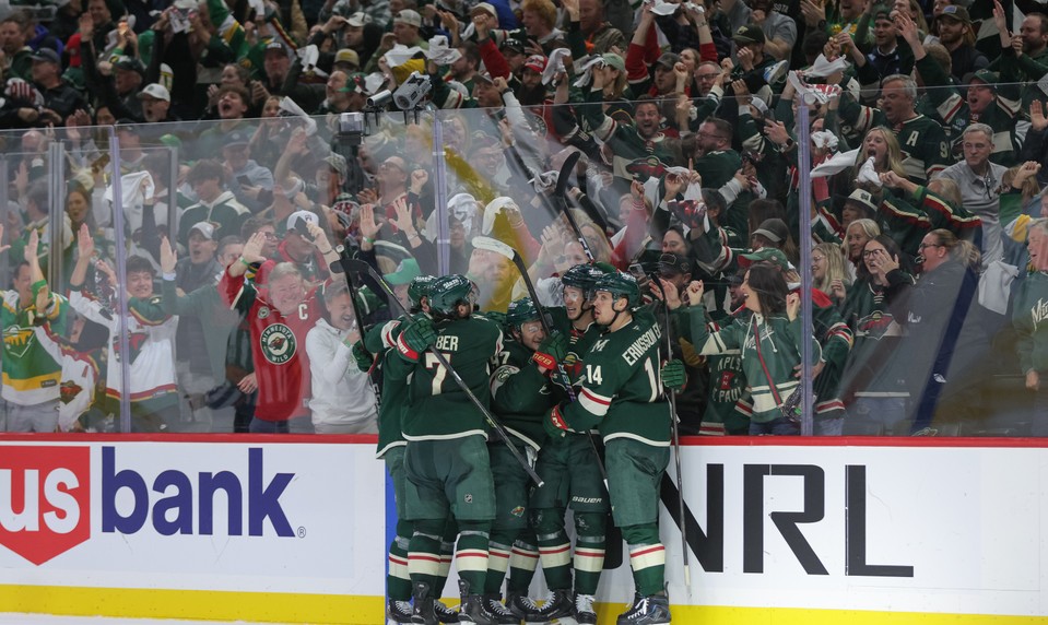Minnesota aj Anaheim postúpili po rovnakom výsledku do 2. kola play-off