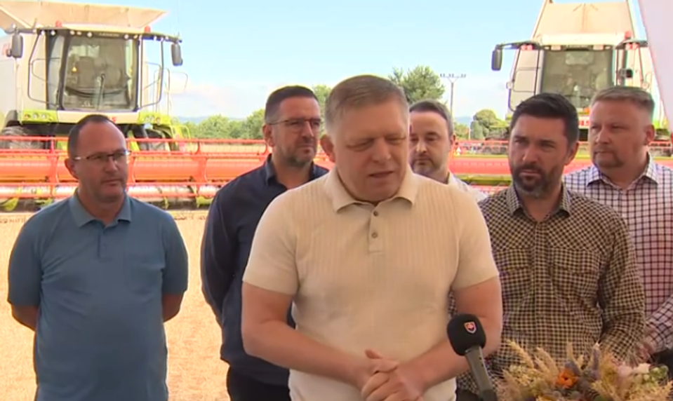 Tlačová beseda Roberta Fica a Richarda Takáča o žatve