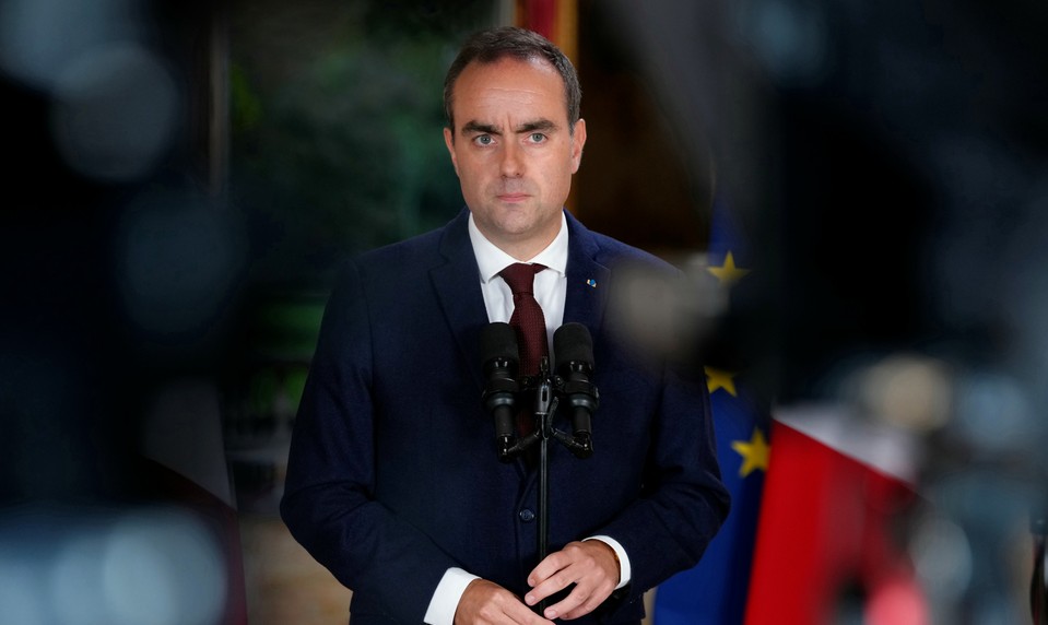 Francúzsky premiér reaguje na protesty študentov. Sľubuje plán na riešenie krízy