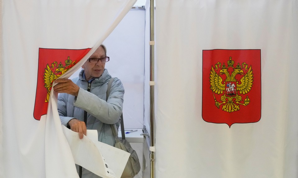 Štúdio 24: Ruské voľby prebiehajú aj na okupovaných územiach. Slúžia aj na propagandu, hovorí novinár