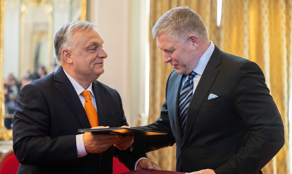 Maďarské voľby 2026: Ako zareaguje Fico, ak Orbán prehrá?