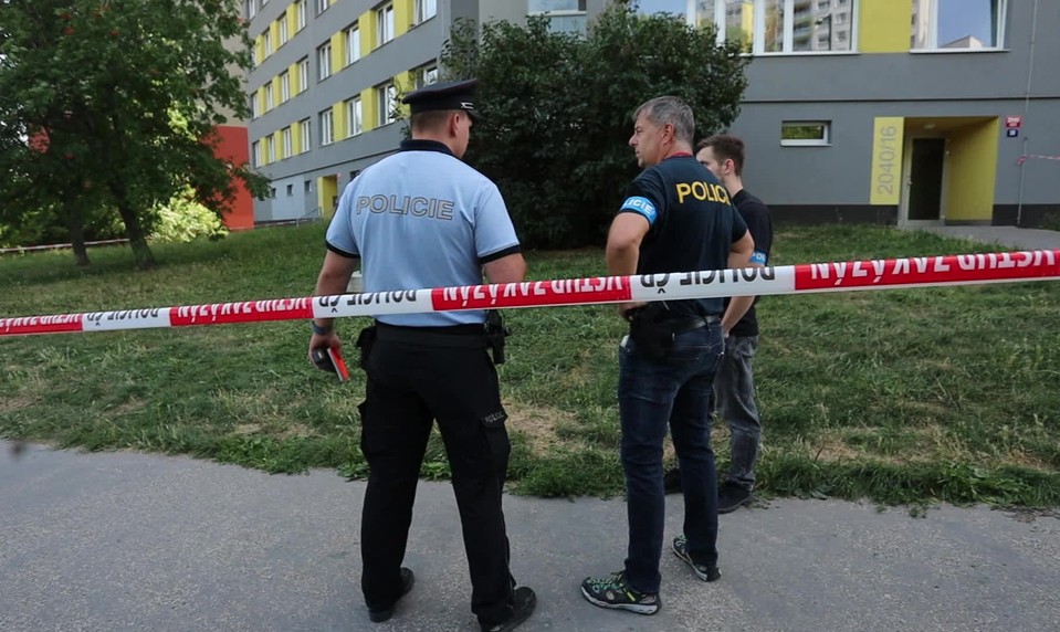 Policajt v Komárne napadol muža, ten skončil s vážnymi zraneniami v nemocnici