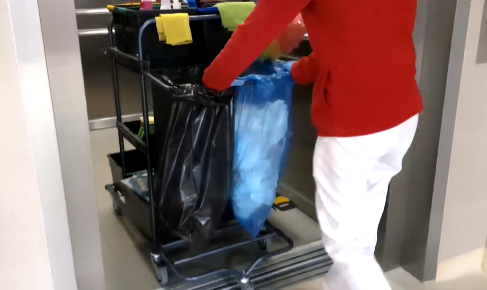 Trápi vás tenisový lakeť? Získate ho skôr pri upratovaní, či za počítačom