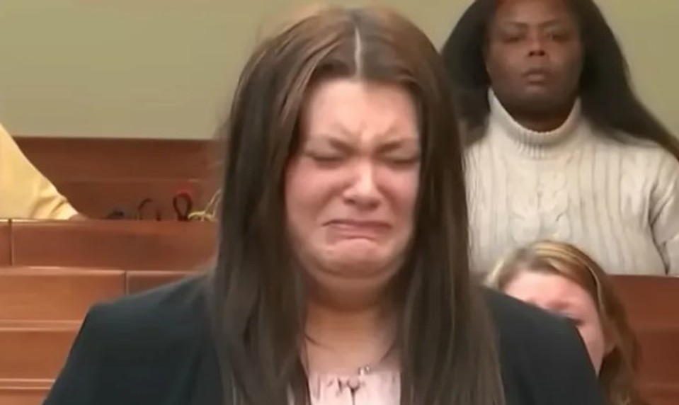 Missku odsúdili za vraždu. Syna svojho priateľa dobila na smrť, lebo chcela vlastné dieťa