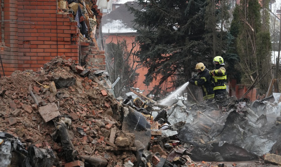 1459. deň na Ukrajine: Bombardovanie si vyžiadalo obete, prerušené dodávky ropy vyvolávajú napätie