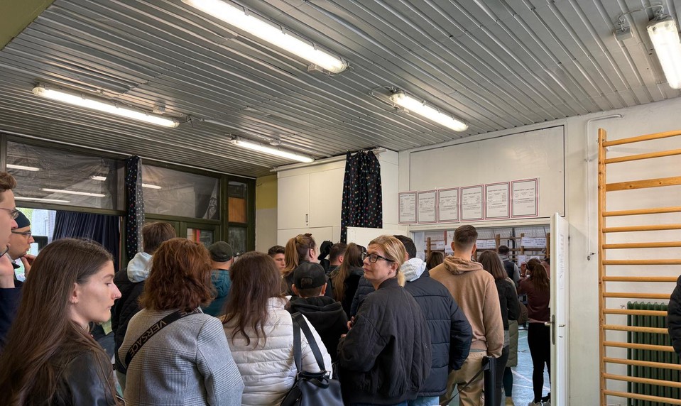 ONLINE: Viac ako polovica oprávnených voličov už odvolila