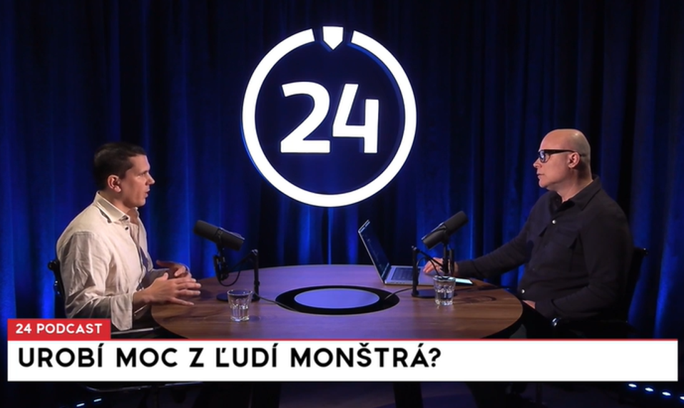 Urobí moc z ľudí monštrá?