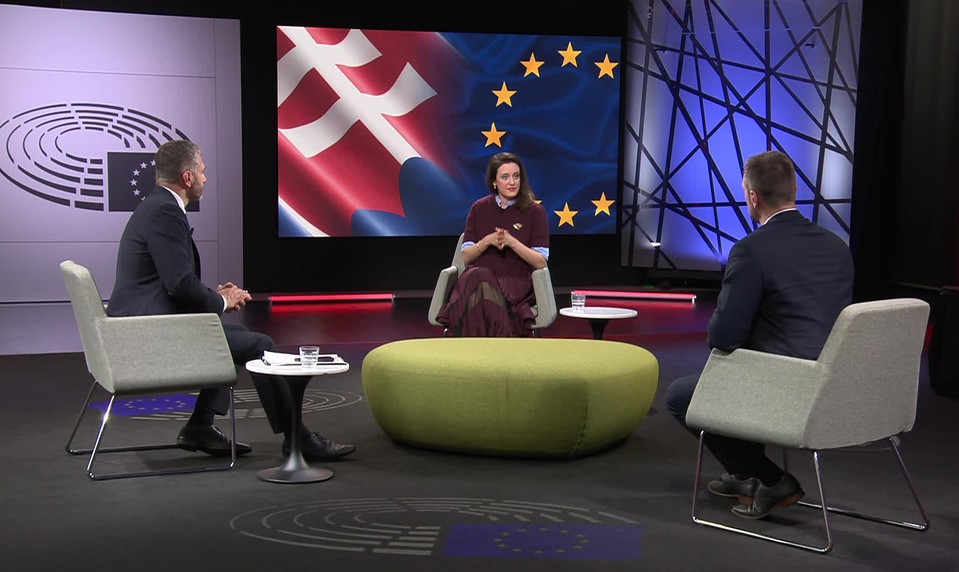 Európa od A po Z: Uhrík odmieta ďalšie zbrojenie, Karvašová pripomína otázku bezpečnosti