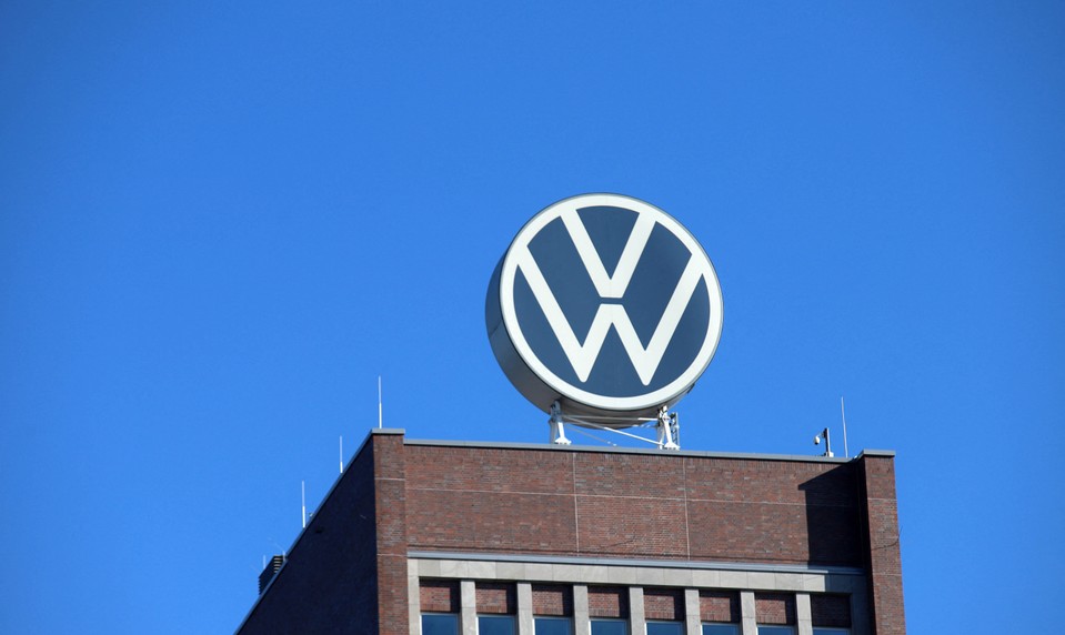 Volkswagen chystá veľké škrty. Zrušiť chce štvrtinu manažérskych pozícií