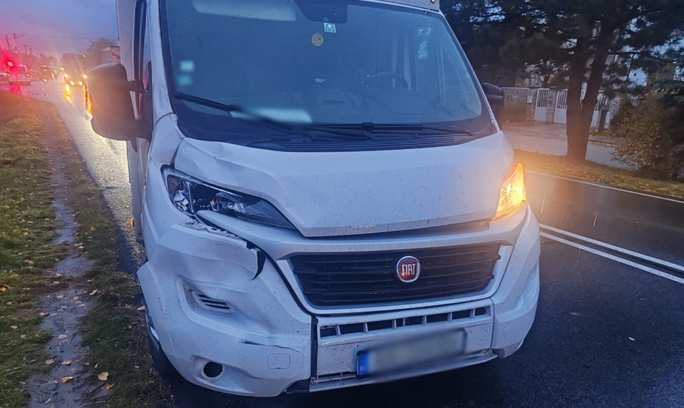 Polícia v Bratislavskom kraji ráno riešila tri zrážky vozidiel s chodcami. Jedna skončila fatálne