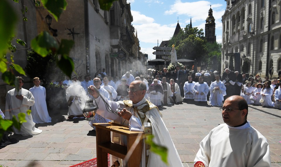 Koľko zarábajú kňazi po celom svete? Niekde aj milióny, slovenské platy prekvapili