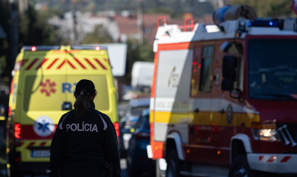 Tragédie na školách otriasajú spoločnosťou. Psychologička radí, ako sa s nimi vyrovnať