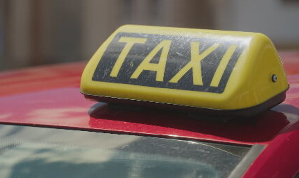 Útok na taxikára v Hlohovci: Druhý páchateľ bol dolapený v Rakúsku