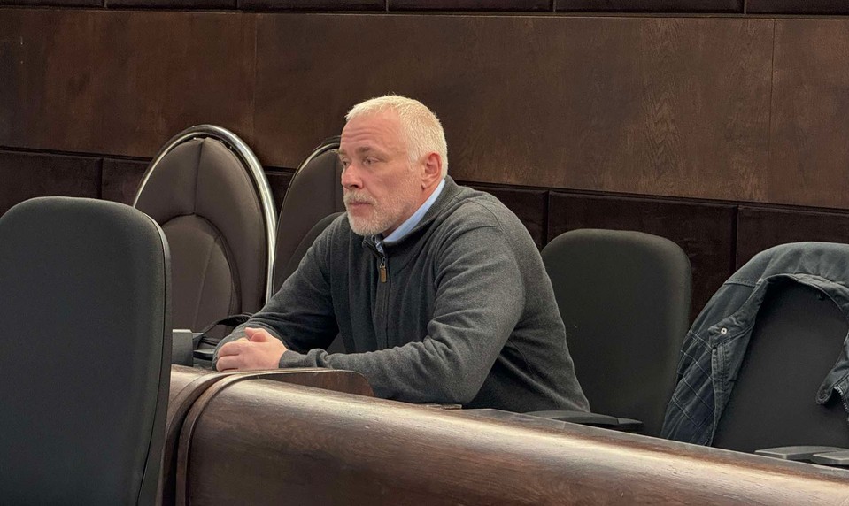 Veľmi som sa poučil, tvrdí učiteľ, ktorý postrelil kadetku. Zvyšok trestu si odpyká doma s náramkom