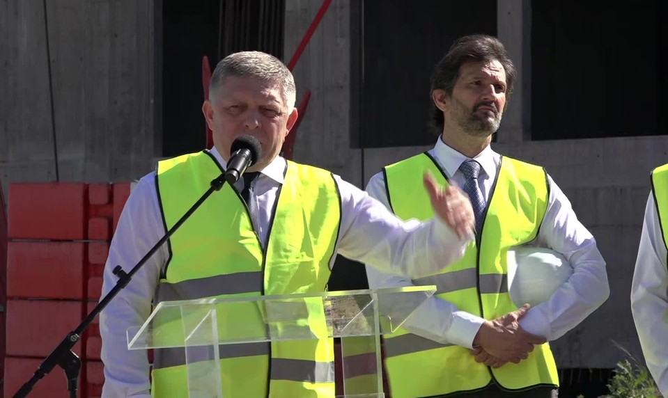 Tlačová beseda premiéra Fica a ministra Kaliňáka: Postup pri výstavbe nemocnice