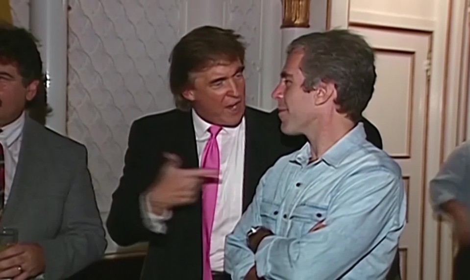 Vo zverejnených dokumentoch FBI žena obvinila Trumpa zo sexuálneho útoku