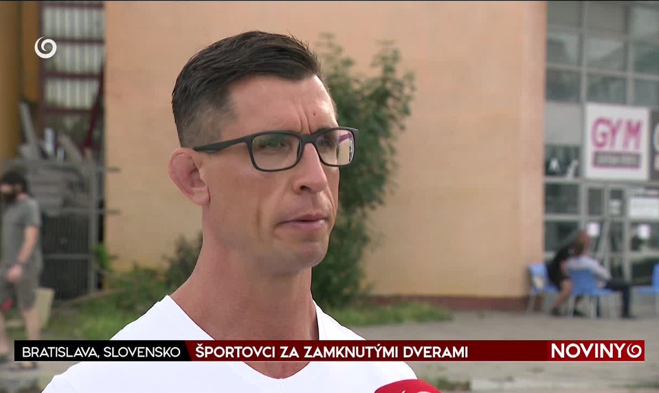 ŠPORTOVCI ZA ZAMKNUTÝMI DVERAMI