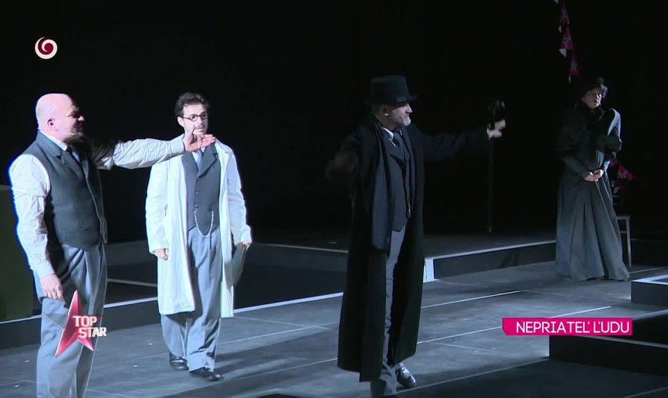 CHCÚ OD NEJ KOLÁČE NA ULICI