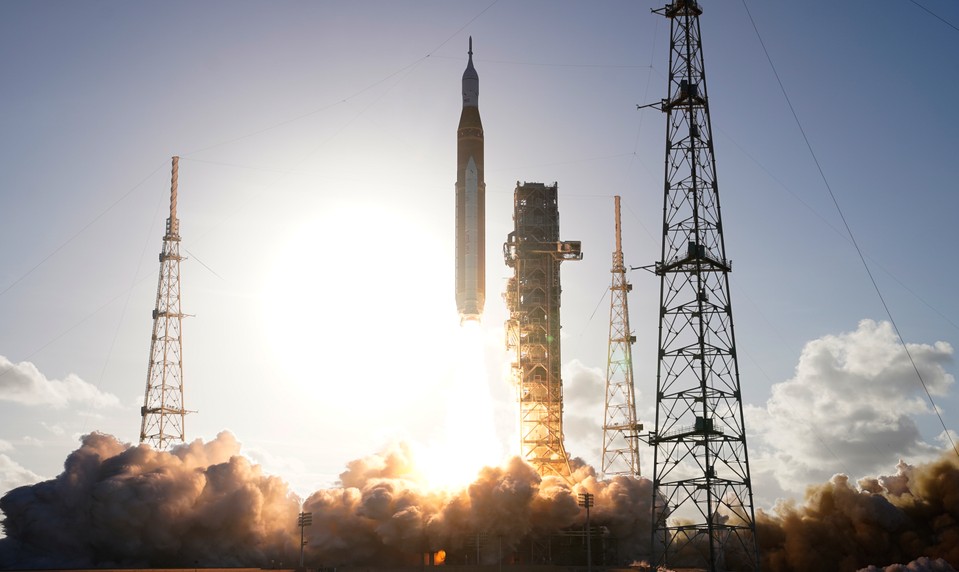 NASA odštartovala svoju misiu Artemis 2 s ľudskou posádkou k Mesiacu