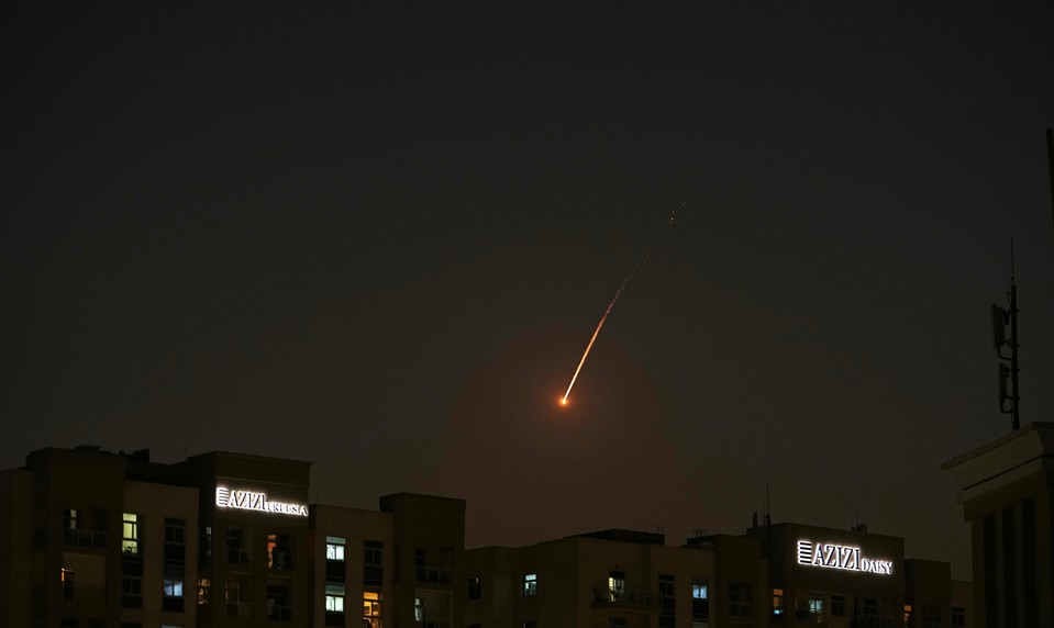 ONLINE: Irán spustil novú vlnu útokov, sirény zneli v Izraeli aj na Západnom brehu