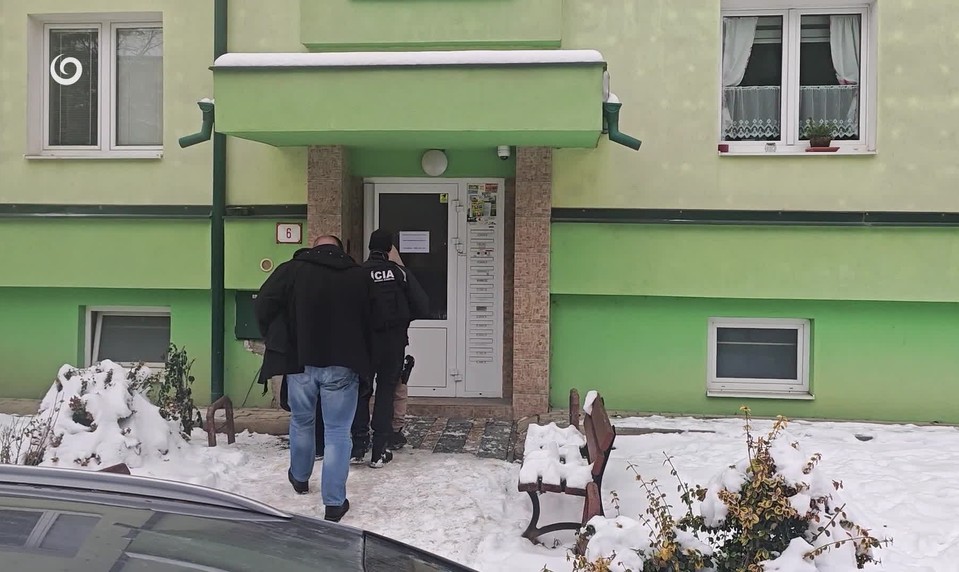 Sused čelí obvineniu z vraždy dôchodkyne. Z jej účtu mal minúť tisíce eur