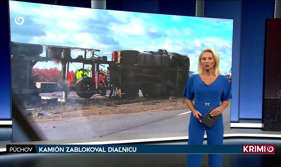 Na diaľnici D2 zhorel kamión do tla. O pár kilometrov ďalej sa zrazili dva kamióny
