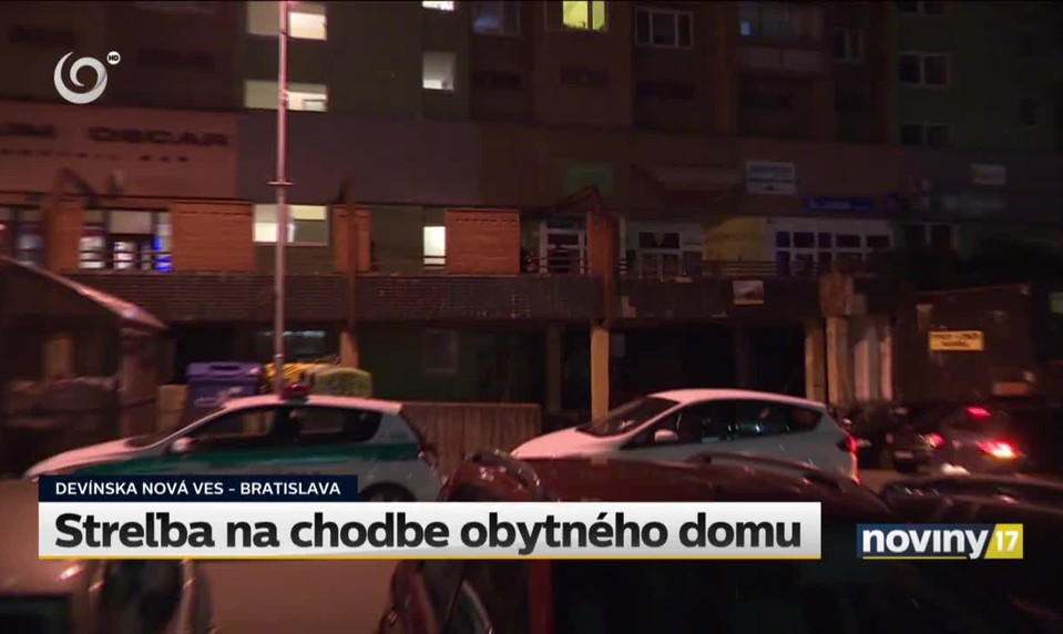 Streľba na chodbe obytného domu