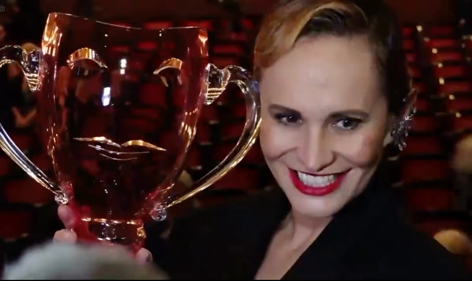 Trapas ako hrom! Sotva dostala Absolonová významné ocenenie, jej synovia ho zničili!