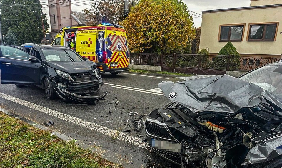 Vážna nehoda pri Michalovciach: Opitý vodič vrazil do auta, v ktorom bola žena a dve deti