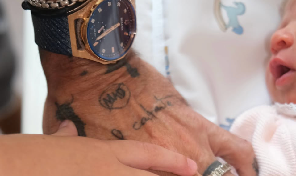 Osem detí so štyrmi ženami! Slávny spevák sa v 57 rokoch opäť stal otcom