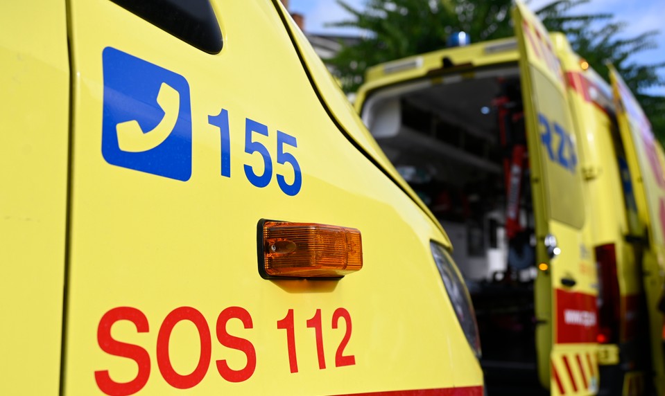 Robotníka zasypala zemina vo výkope, záchranári mu už nedokázali pomôcť