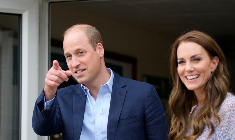 Po tom, čo kráľ Karol II. vykopol "z domu" brata Andrewa, sa sťahujú aj Williama s Kate!