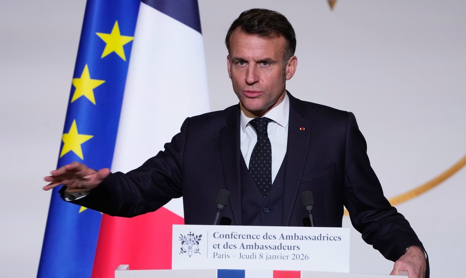 Macron zvažuje, že požiada EÚ o kroky proti Trumpovým clám súvisiacim s Grónskom