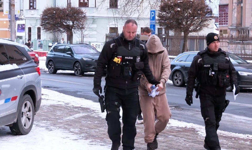 Prípad zavraždenej seniorky: Na Okresnom súde rozhodujú o väzbe obvineného