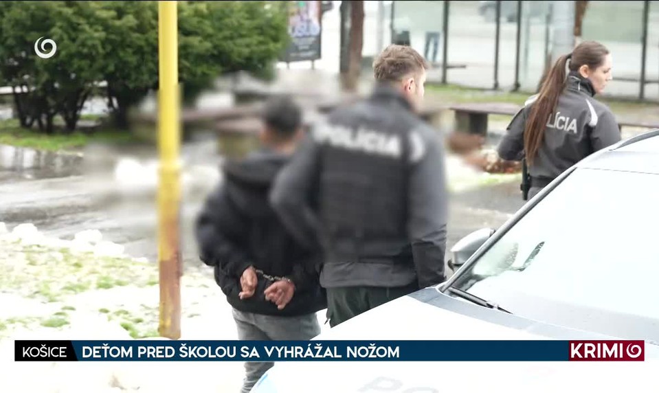 DEŤOM PRED ŠKOLOU SA VYHRÁŽAL NOŽOM