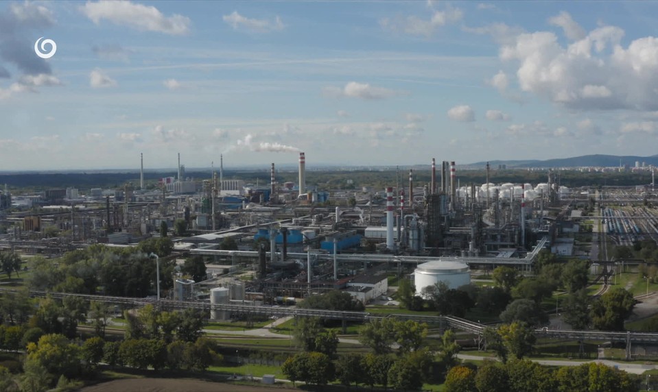 Po útoku na Družbu ropa na Slovensko stále neprúdi. Slovnaft požiadal o zásoby