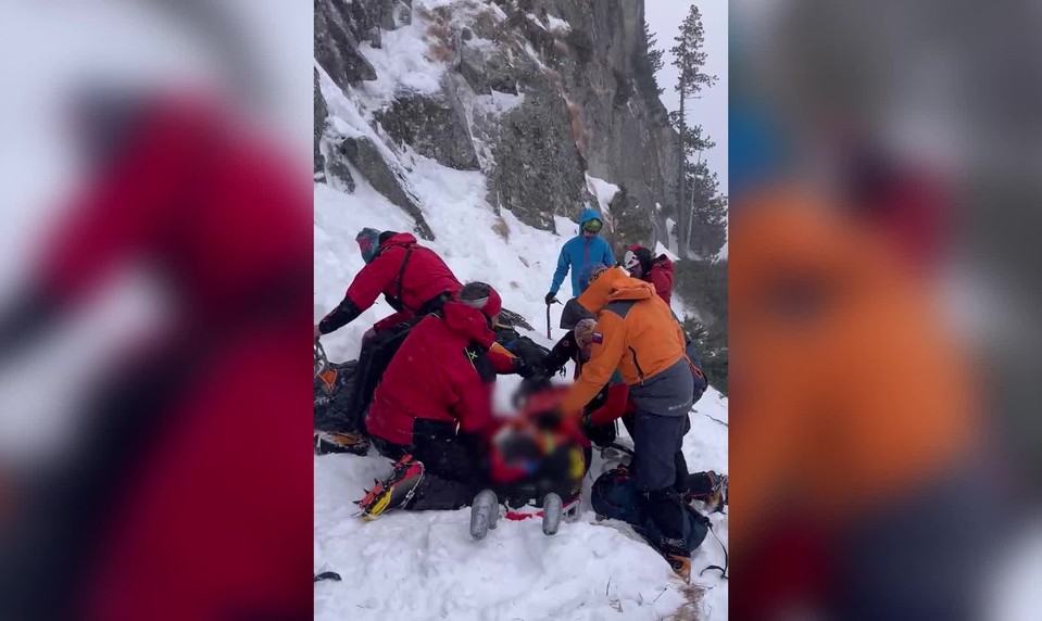 Lavínové nebezpečenstvo rastie. Horskí záchranári apelujú na opatrnosť