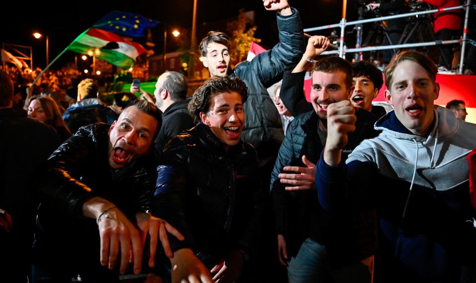 ONLINE: Strach z EÚ a Ukrajiny voličov nepresvedčil. Podľa analytikov Orbán podcenil ich frustráciu