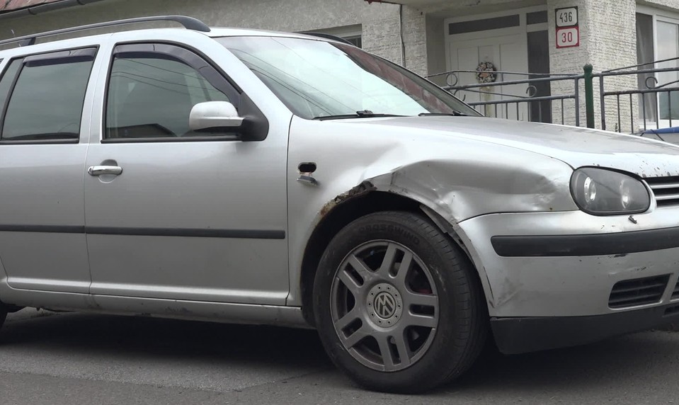 Nabúral im auto a ušiel. Po reportáži sa vodič priznal, rodina zažila nečakanú vlnu solidarity