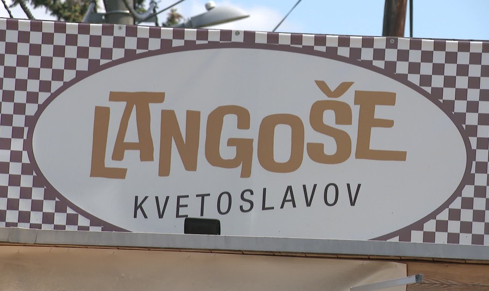 Predajca langošov dostal pokutu 1500 eur za chýbajúcu diakritiku. Finančná správa sa bráni