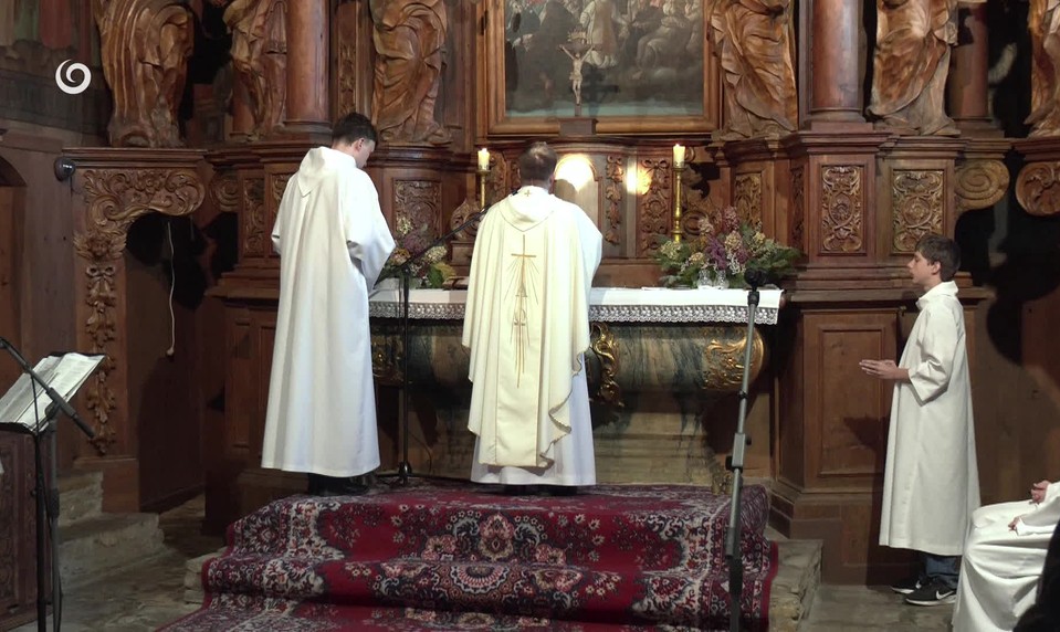 Omša v kostolíku UNESCO je vzácnosťou. V Tvrdošíne sa koná len dvakrát do roka