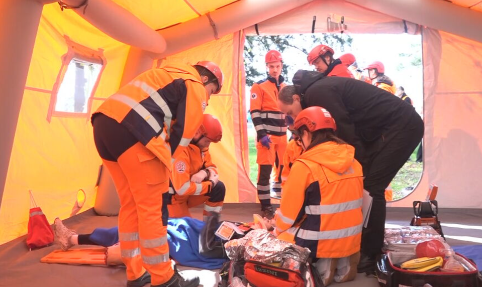 Od teórie k praxi: Budúci záchranári zasahovali v simulovaných katastrofách