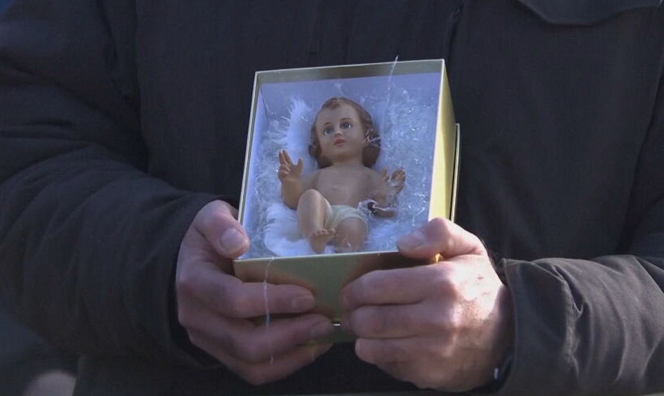 Tisíce detí zaplnili Námestie svätého Petra. Pápež im požehnal figúrky Ježiška