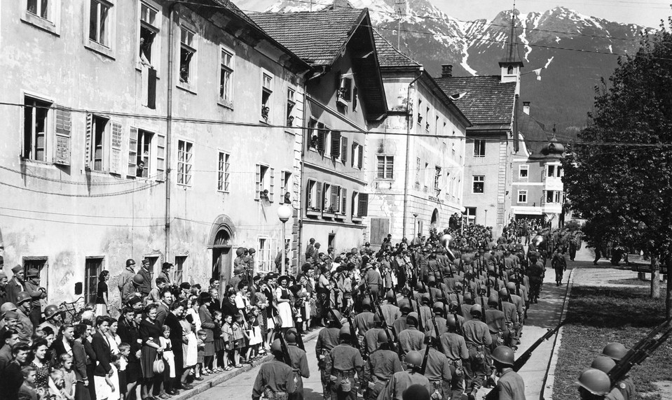 Prečo sa fašizmus dokázal šíriť? Historik hovorí o frustrácii, propagande aj strachu