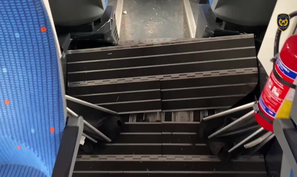 Českí hasiči zverejnili zábery zo zrážky vlakov, pri ktorej sa zranili desiatky ľudí