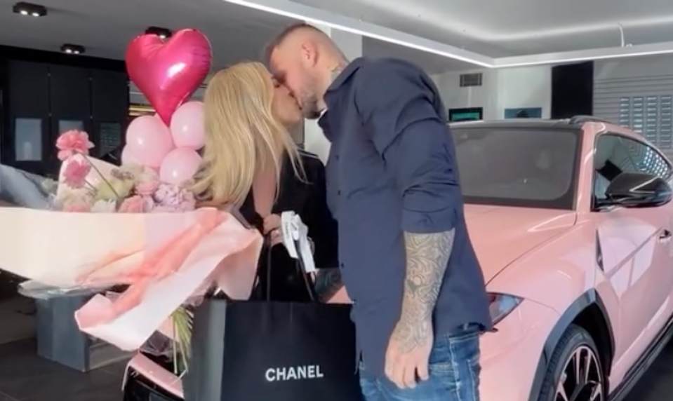 Vybrala si nesprávneho? Dominikin nový priateľ ju ohromuje drahými darmi, no na krku má exekúcie!