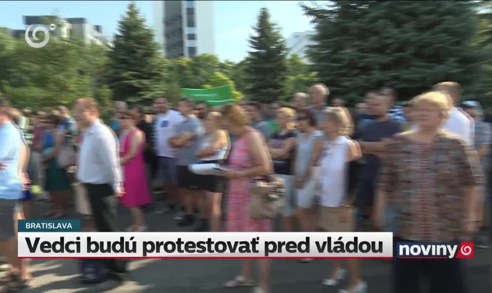 Vedci budú protestovať pred vládou