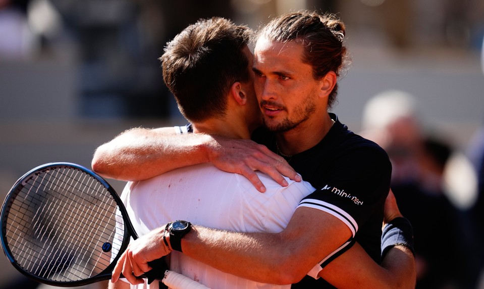 Cesta MENŠÍKA na Roland Garros končí, ZVEREV prvým finalistom